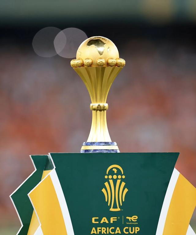 罗体：那不勒斯优先考虑在冬窗租借球员，但要先卖掉一些球员（罗体：那不勒斯冬窗引援以租借为主，需先出售部分球员）