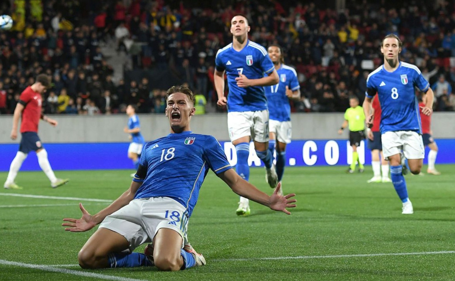 穆勒：无缘冠军感到非常难过，相信我们会在下赛季强势回归