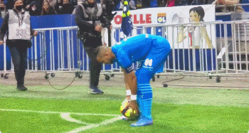 跟队：阿拉巴确定离队吕迪格或去沙特 皇马关注雅奎特 施洛特贝克（队记：阿拉巴确认离队，吕迪格或赴沙特；皇马关注雅奎特与施洛特贝克）