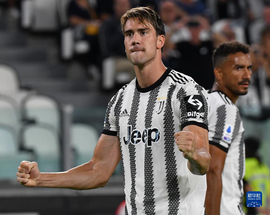 记者：蒋圣龙带330毫升肾脏积液征战半年多，刚完成手术（记者：蒋圣龙带330毫升肾积液征战半年多，手术刚刚完成）