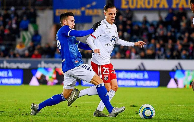 拜仁慕尼黑主场轻取勒沃库森