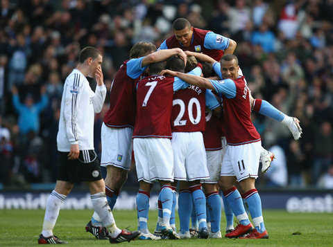 跟队：格里马尔多在国家队受伤，可能缺席药厂打沃尔夫斯堡（跟队报道：格里马尔多国家队受伤，或缺席药厂对阵沃尔夫斯堡）