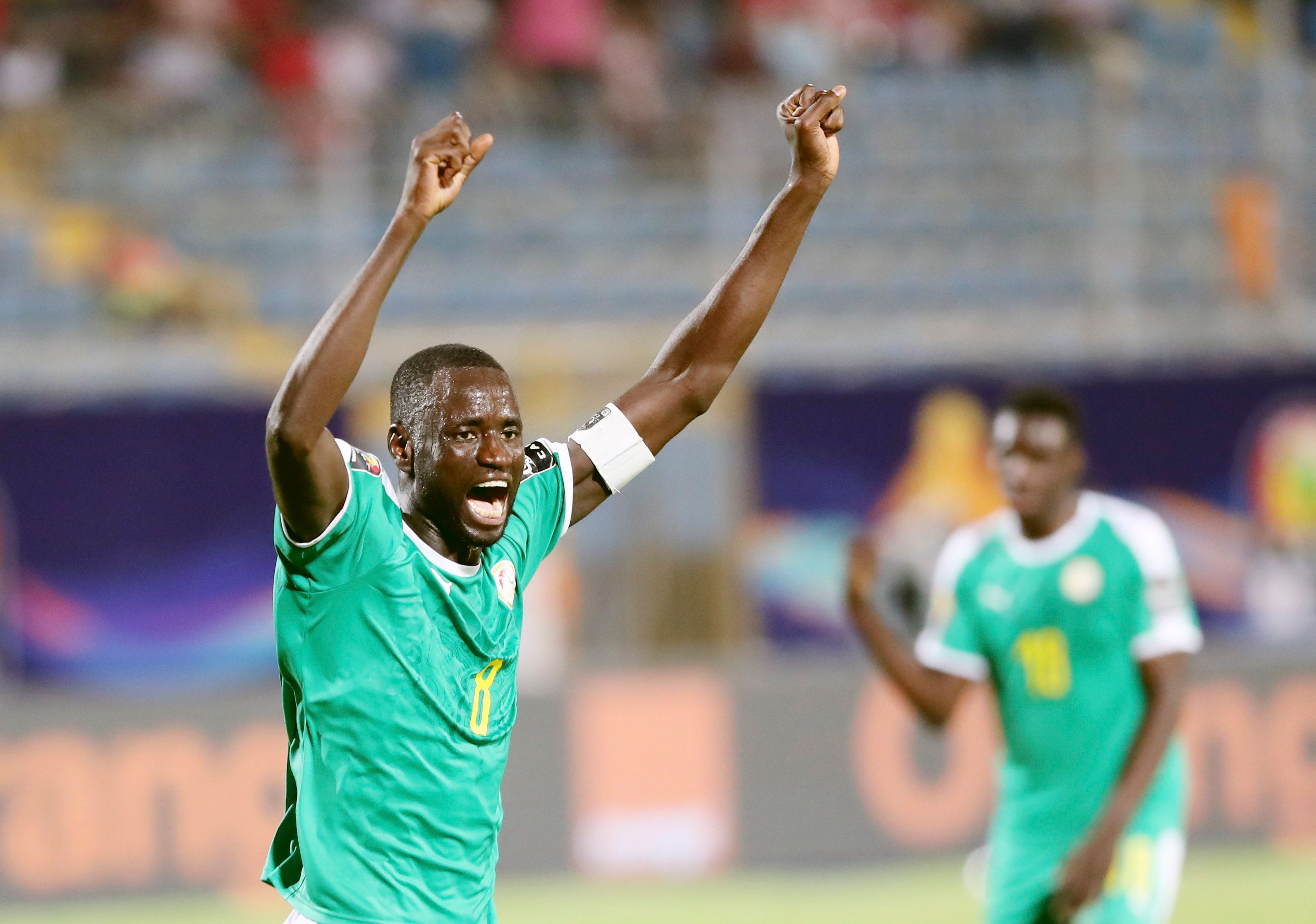 袁甲：成都个别球迷对阿奇姆彭种族歧视的行为必须严惩