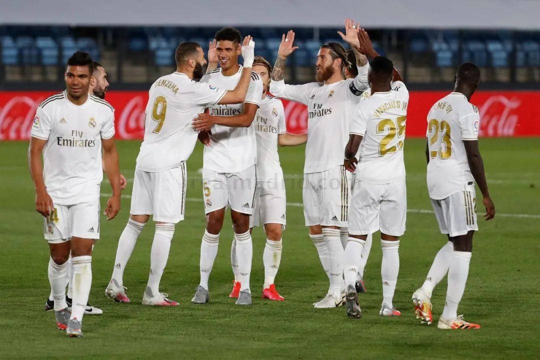 雷斯：我特别喜欢MSN时期的巴萨；最大梦想是赢欧冠或世界杯（雷斯：最爱MSN时代的巴萨，终极目标是夺得欧冠或世界杯）