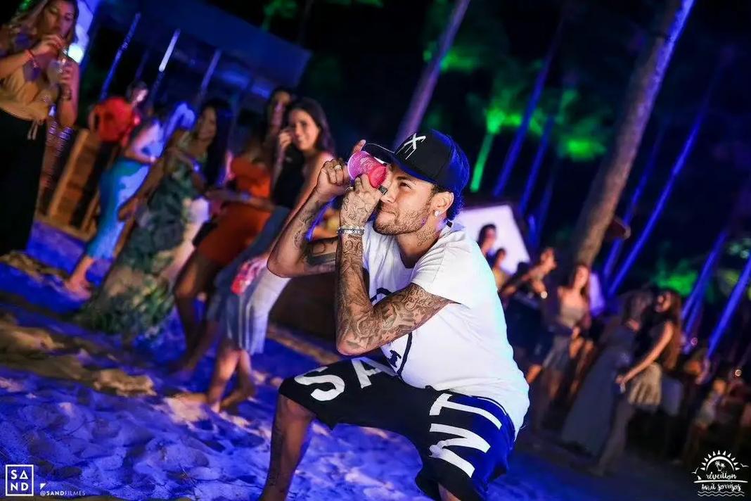 利物浦利好 利雅得新月有意签萨拉赫 2亿年薪 转会费超5300万欧