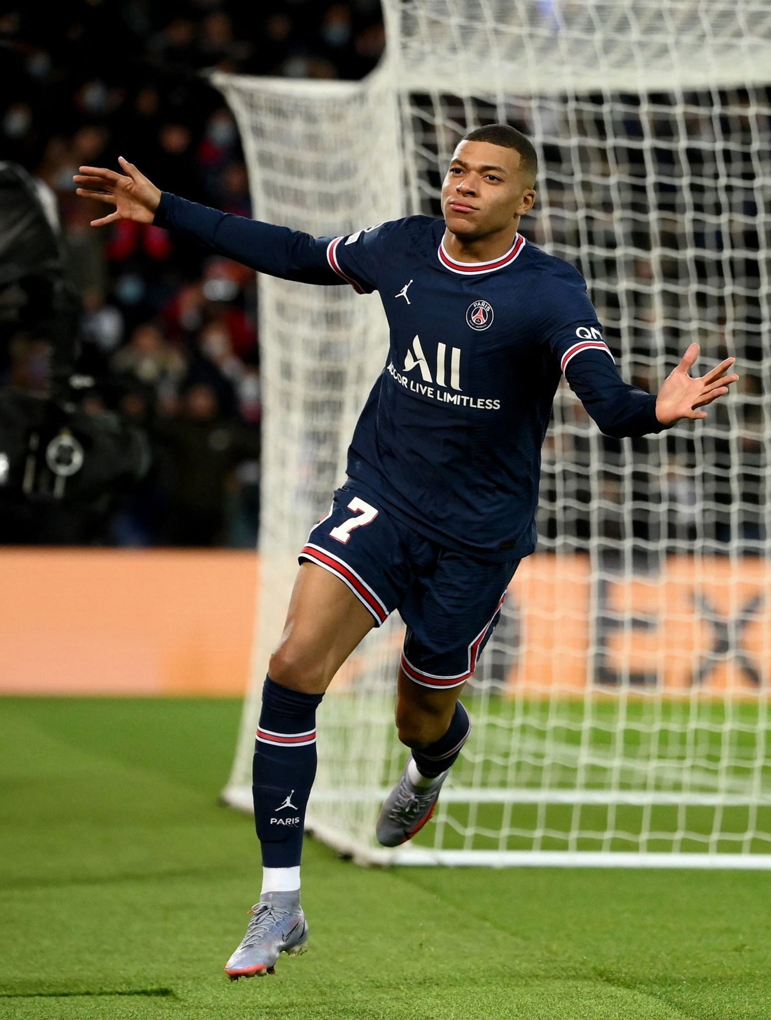 球报：阿根廷足协希望效仿C罗的案例让奥塔门迪的停赛缓期执行