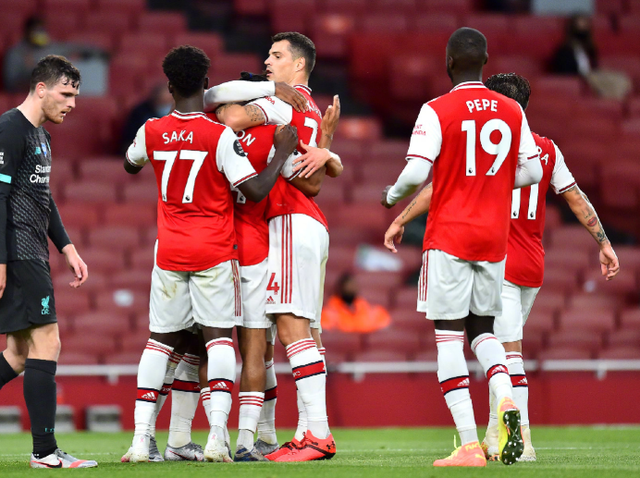 斯洛特帅位悬了？利物浦换帅传闻反转，关键战成救命稻草