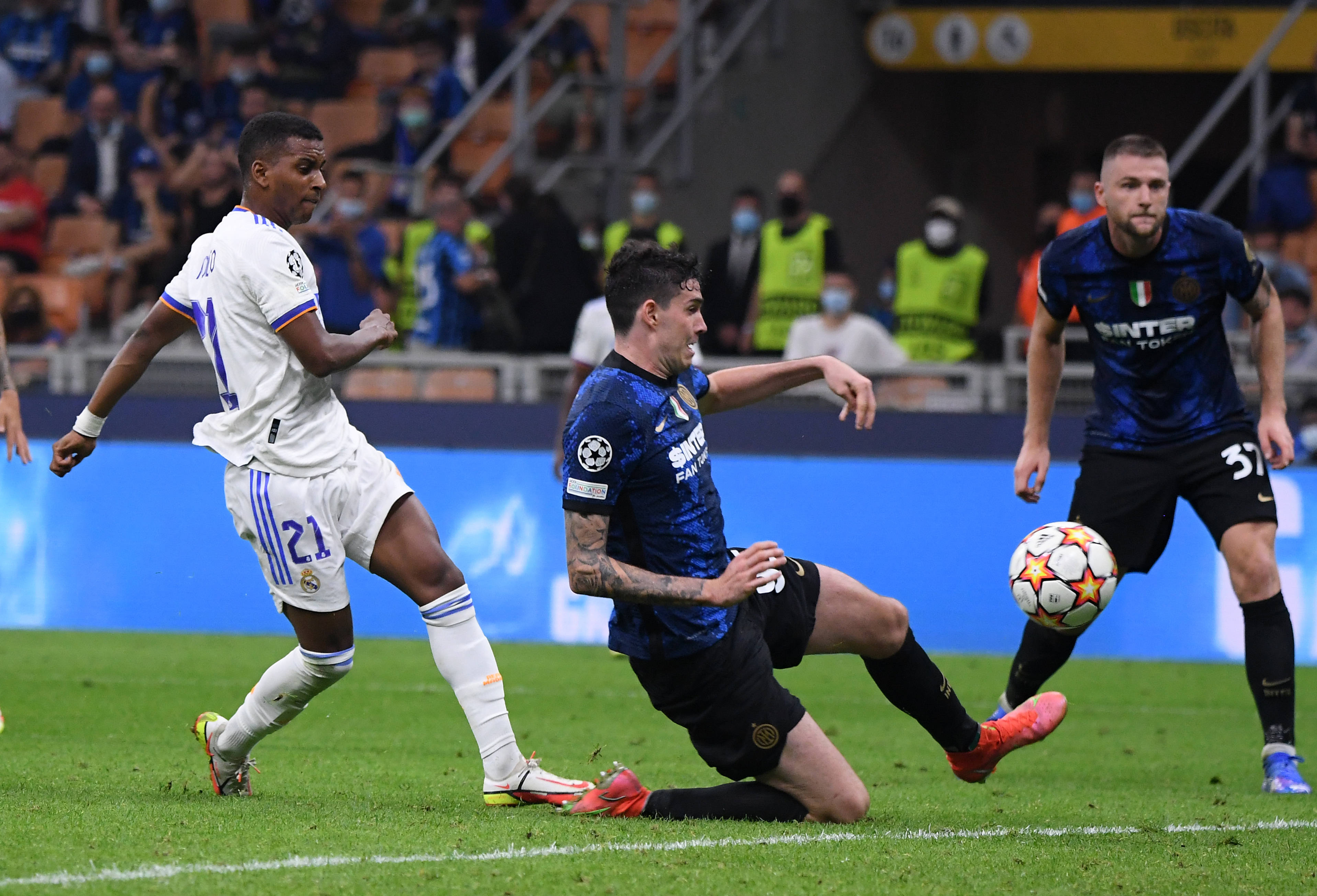 布达佩斯Major：跌入0-1！小蜜蜂7-13不敌FaZe