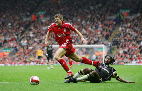 利物浦欧冠遇克星皇马 数据：难破15年不胜魔咒（数据示警：利物浦欧冠再战皇马，15年不胜魔咒难解）