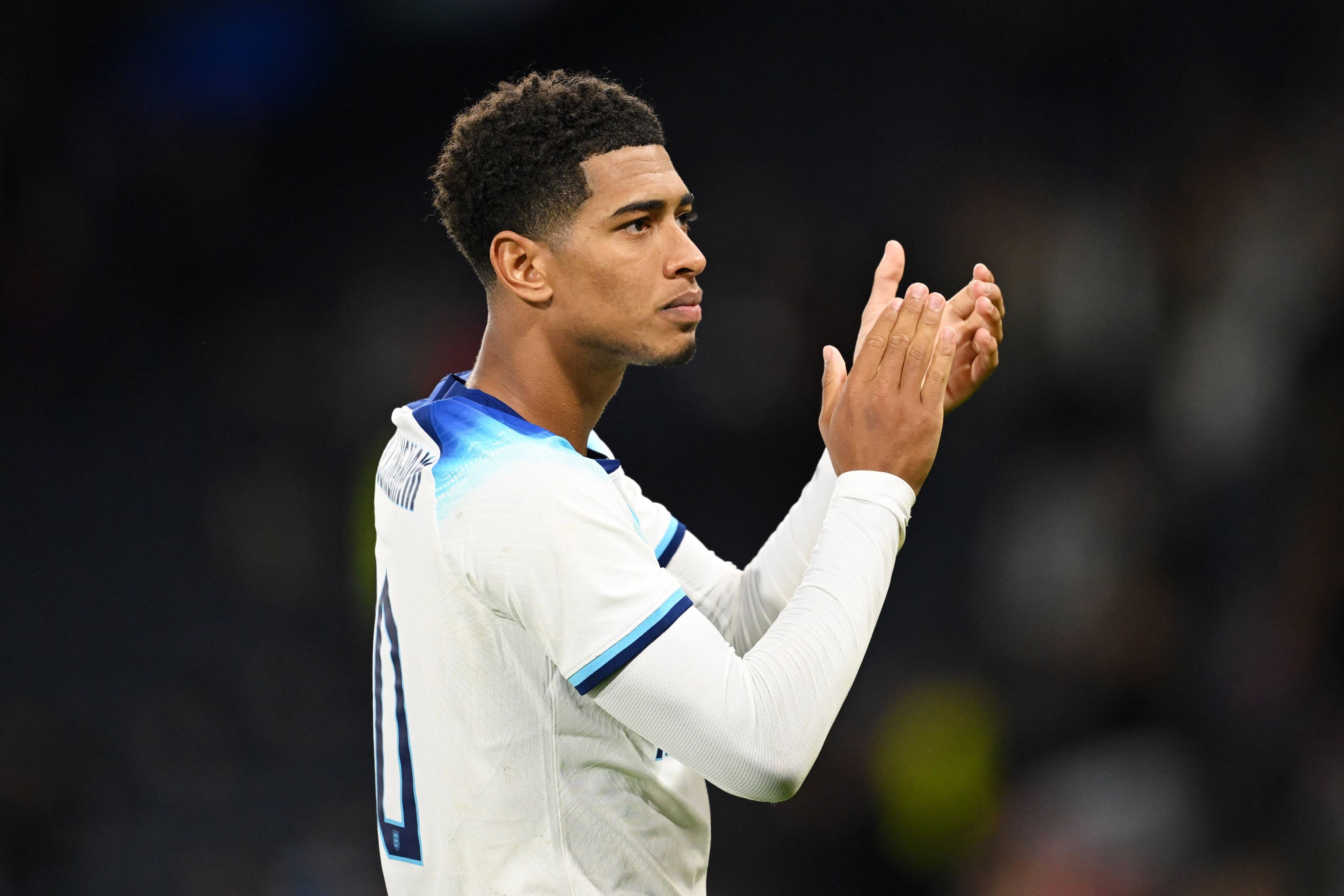 意甲焦点战：维罗纳VS亚特兰大——攻防博弈下的胜负天平与比分推演（意甲重磅对决：维罗纳对阵亚特兰大——攻守拉锯中的胜负天平与比分预判）