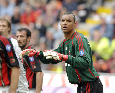 罗马诺：拜仁接近和小将卡夏诺-基亚拉就续约达成协议（罗马诺：拜仁与小将卡夏诺-基亚拉续约谈判接近敲定）