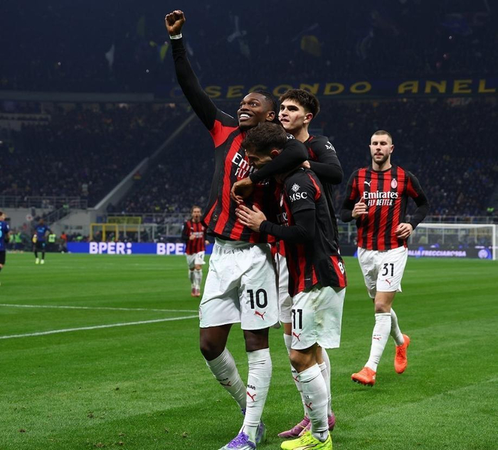 欧冠八强全部出炉，新贵强势晋级引爆热议（欧冠八强尘埃落定，新贵突围引爆话题）