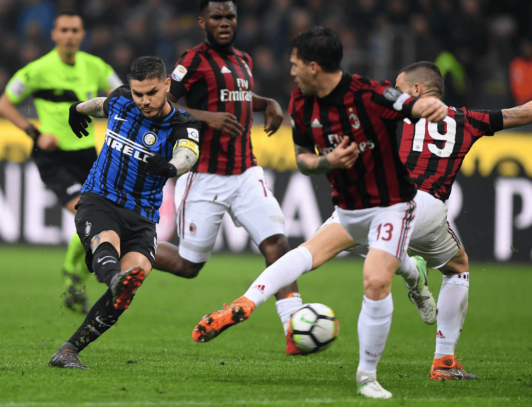 被球迷询问是否会考虑加盟阿森纳，库尼亚大笑回应