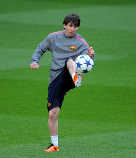 赫内斯：孔帕尼有两三个优点，他只谈论足球不给记者提供素材