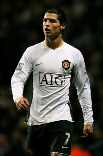 邮报：维拉无意买断埃利奥特，球员遭“冷藏”两月身陷困境（邮报：维拉不打算买断埃利奥特，球员遭雪藏两月陷入窘境）