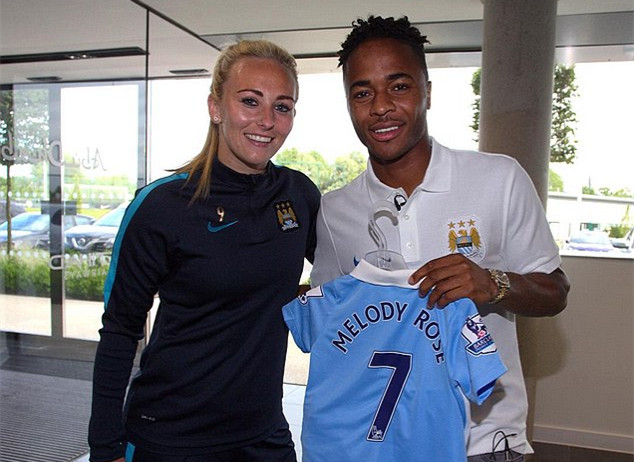 阿森纳主场遭维拉逆转，失去三分，表现不佳，球迷失望。