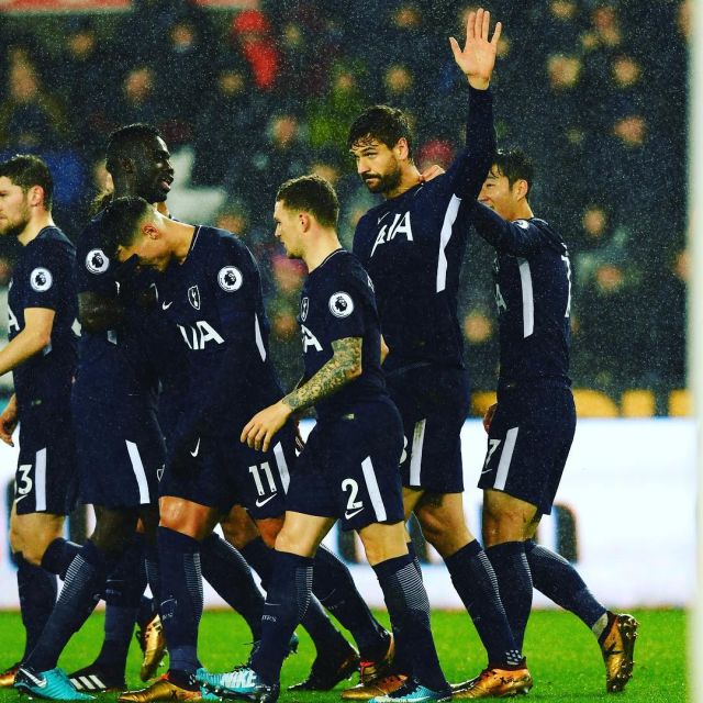 中超11月最佳球员候选：法比奥领衔，王燊超、吴曦、侯森在列（中超11月最佳球员候选名单：法比奥领跑，王燊超、吴曦、侯森入围）