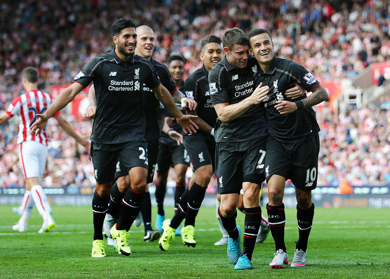 受伤的彭啸进入战上海U20的替补席，此前球员遭遇韧带损伤